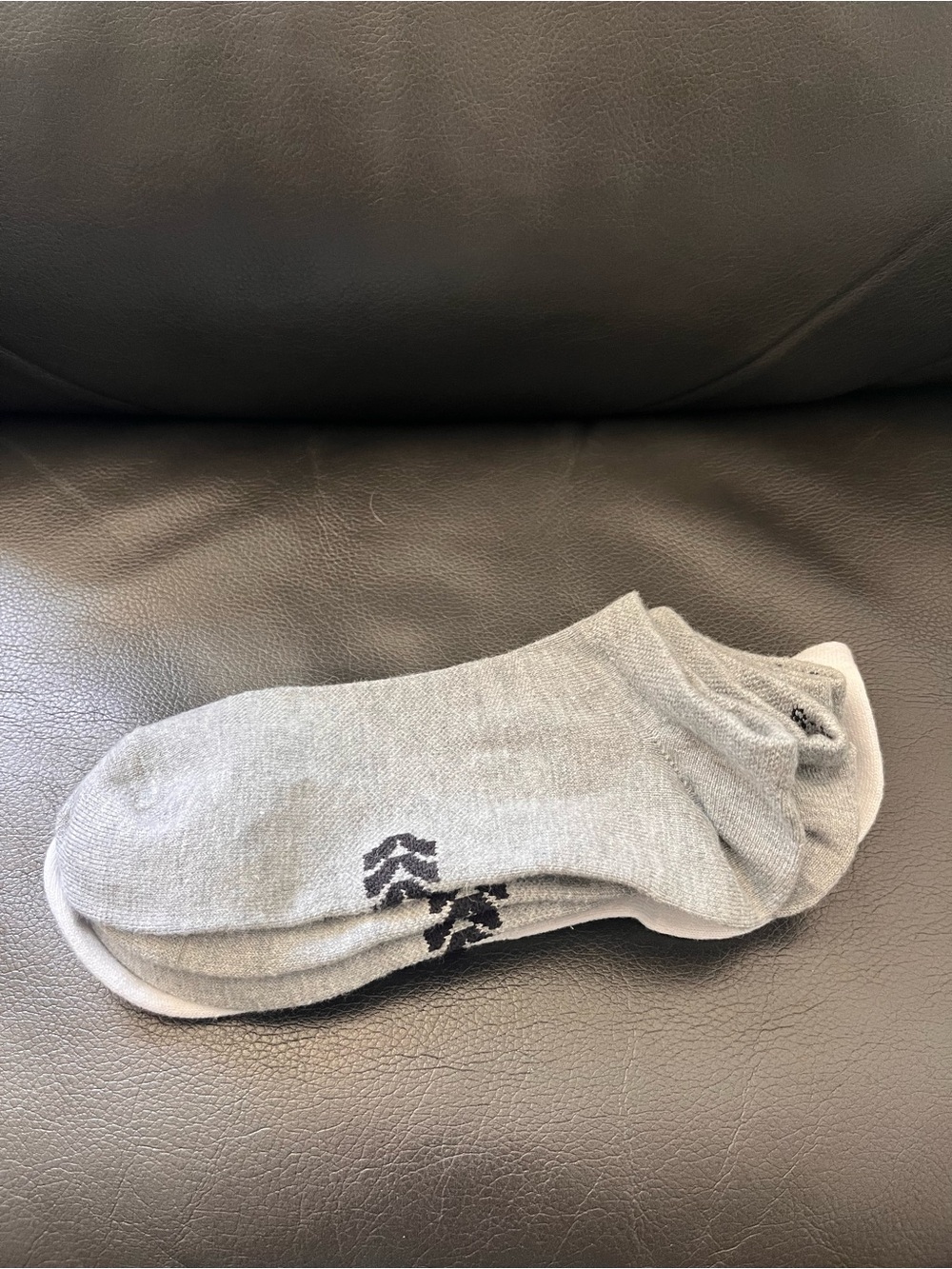 all in motion women’s low-cut athletic socks in light gray and white